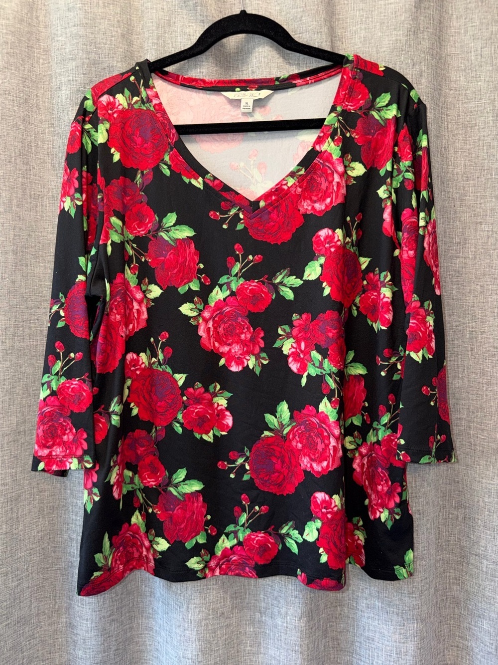 The Pioneer Woman Black V-Neck Long Sleeve Top with Red Floral Print XL